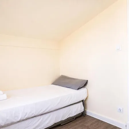 Playa De Berria Apartment
